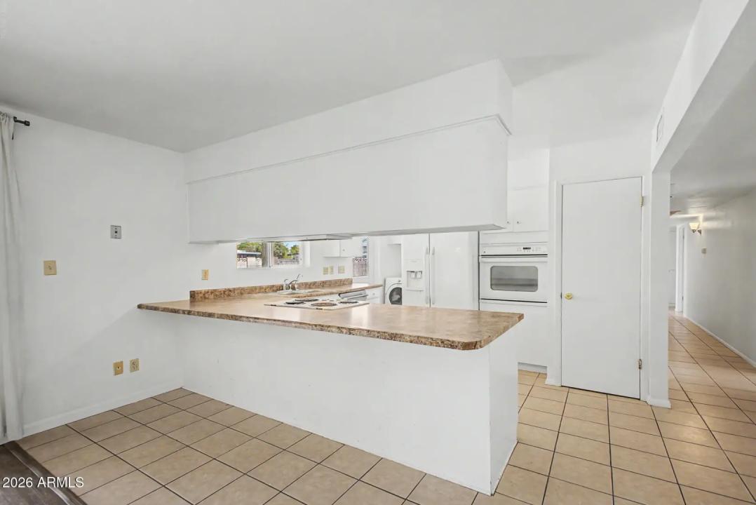 Real Estate Picture 12
