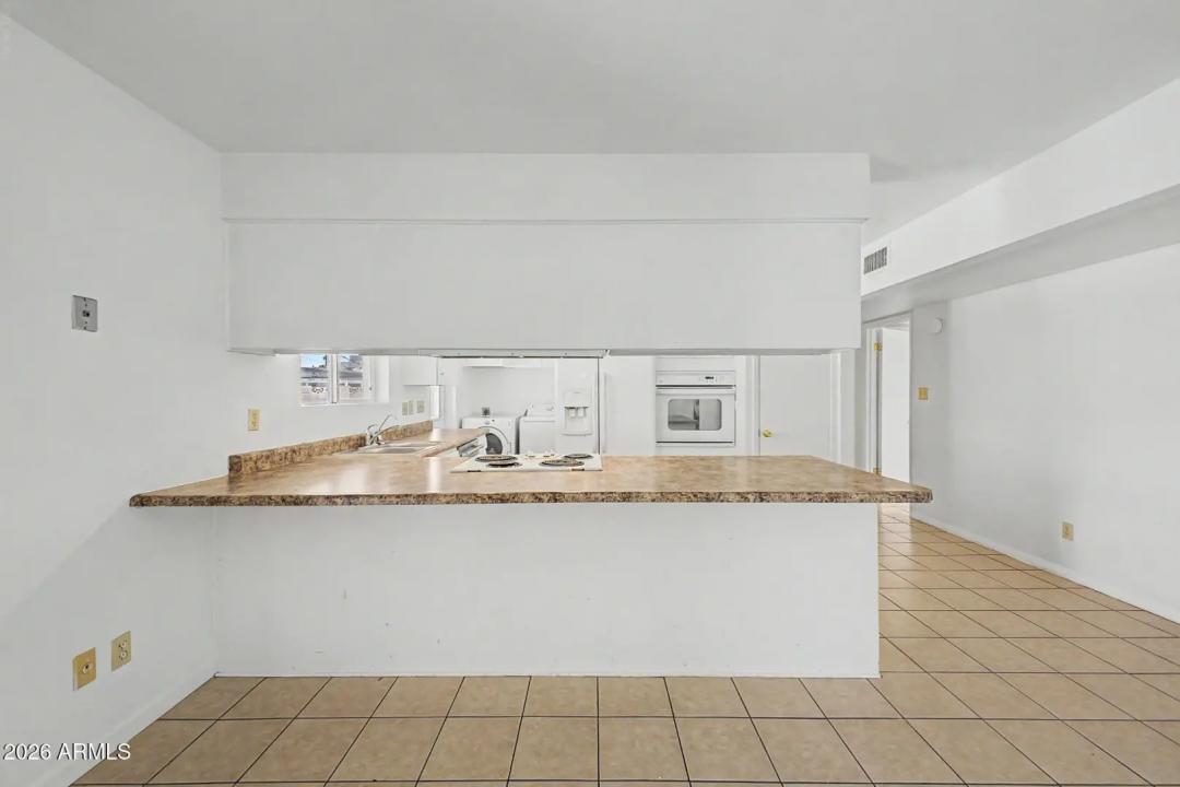 Real Estate Picture 11