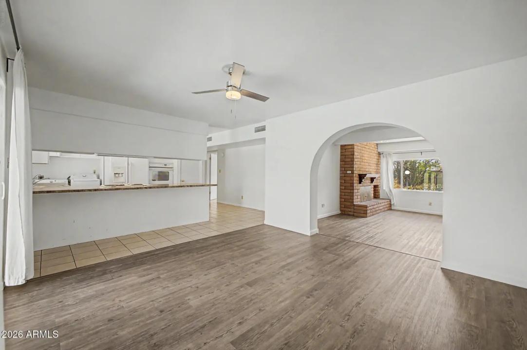 Real Estate Picture 9