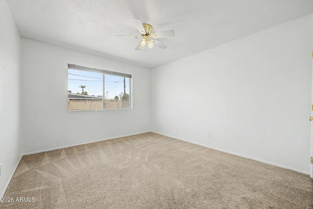 Real Estate Picture 16