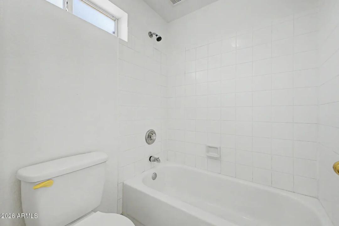 Real Estate Picture 18