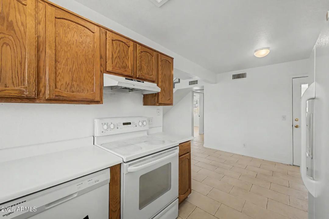 Real Estate Picture 7