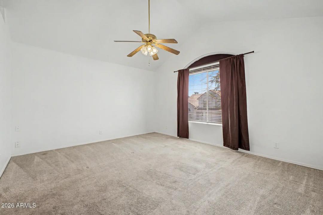 Real Estate Picture 16
