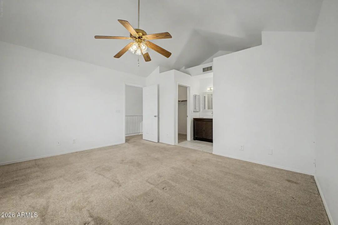 Real Estate Picture 15