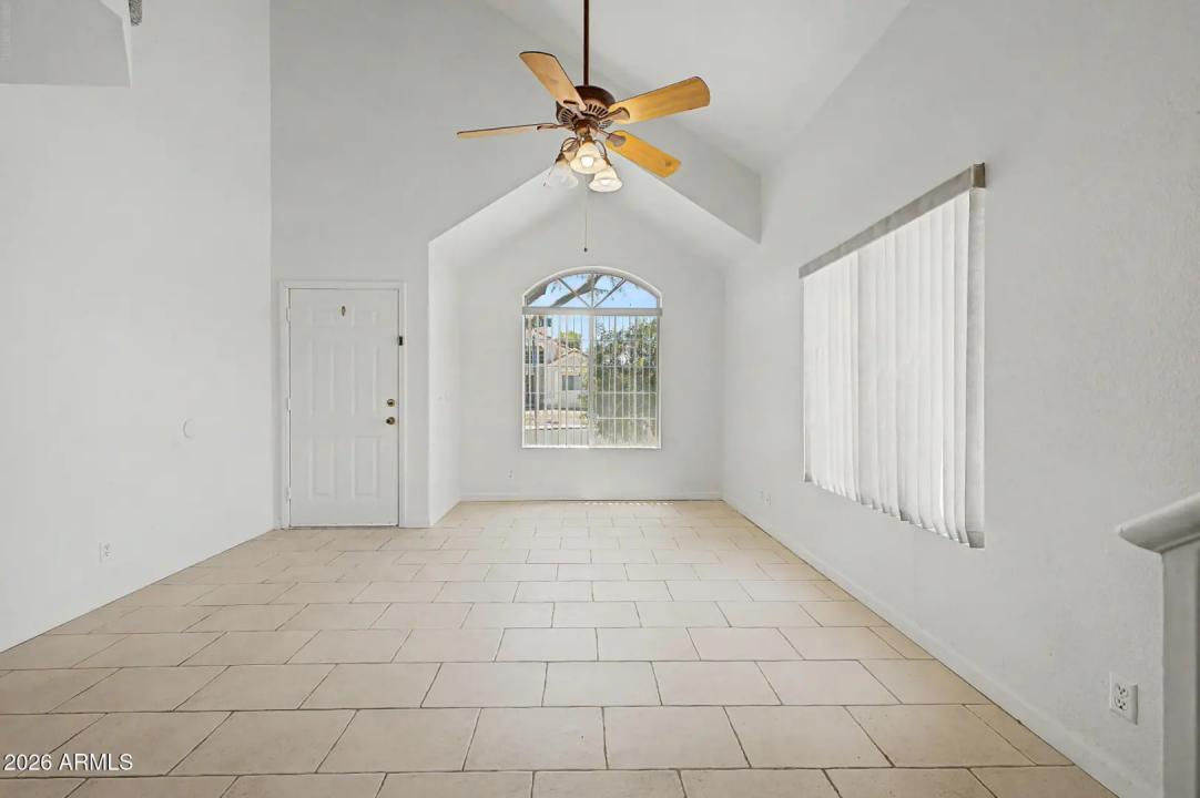 Real Estate Picture 3