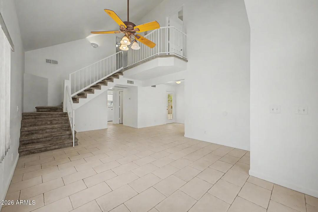 Real Estate Picture 4