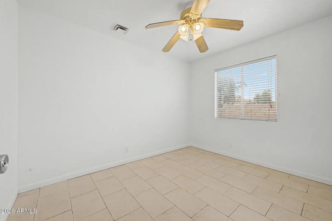 Real Estate Picture 11