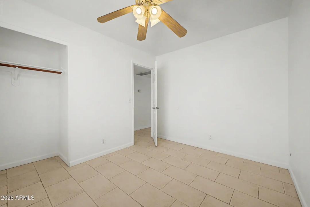Real Estate Picture 12