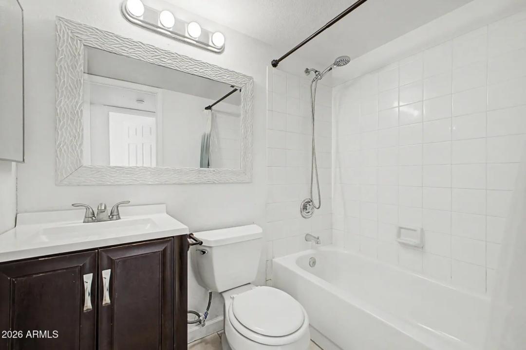 Real Estate Picture 13