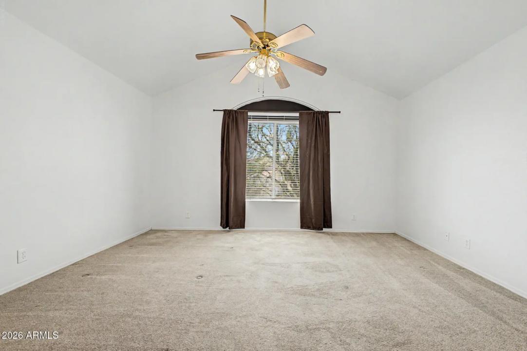 Real Estate Picture 14