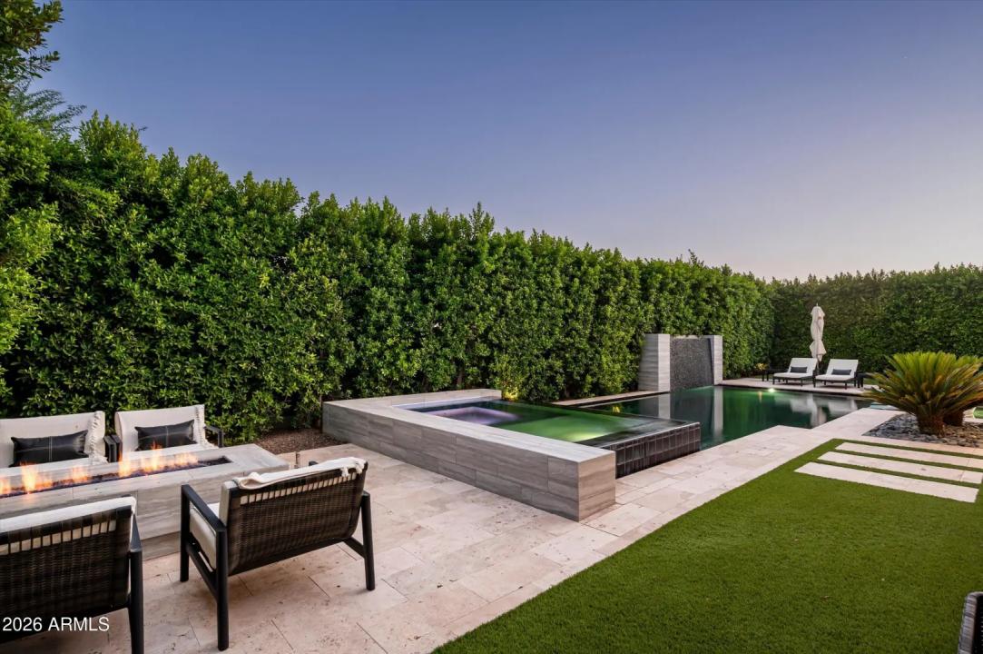 Real Estate Picture 30
