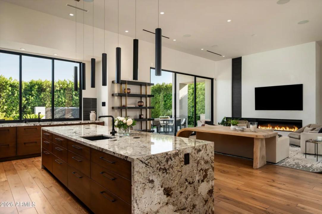 Real Estate Picture 10