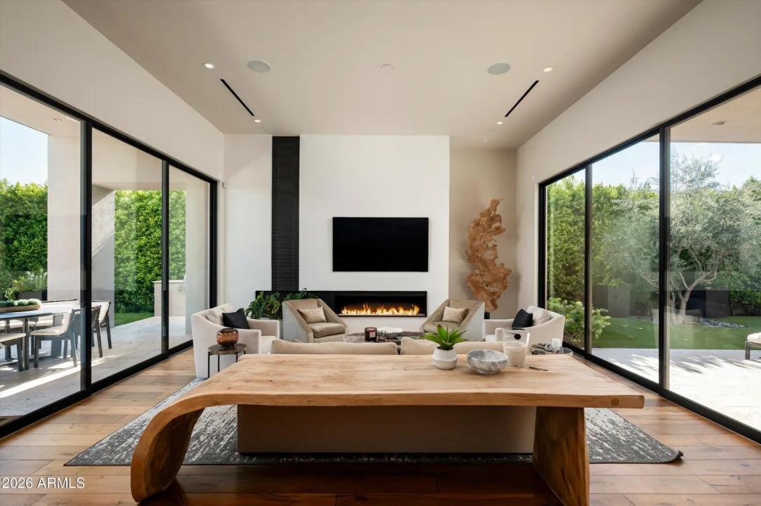 Real Estate Picture 11