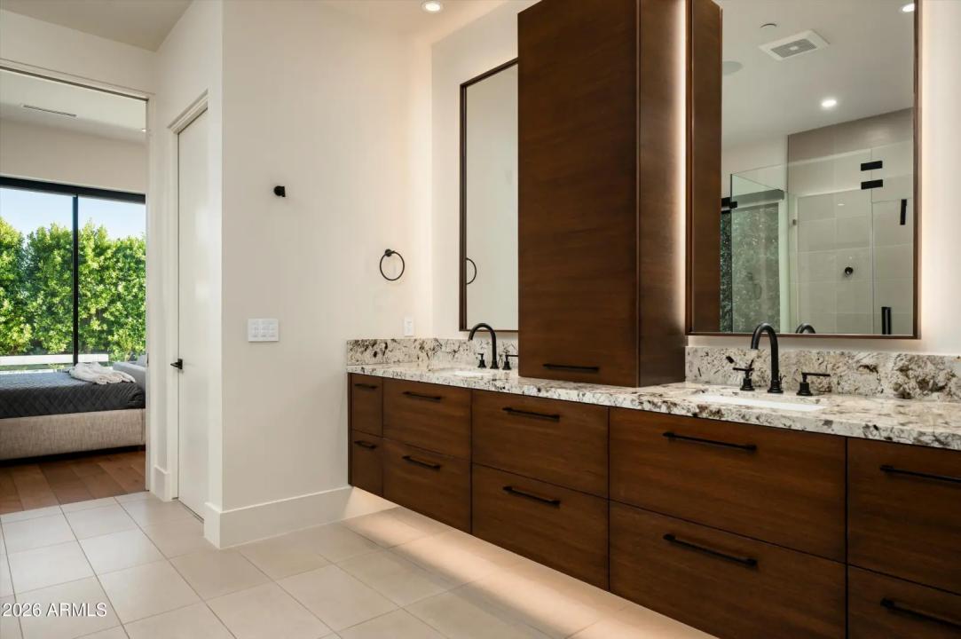Real Estate Picture 16