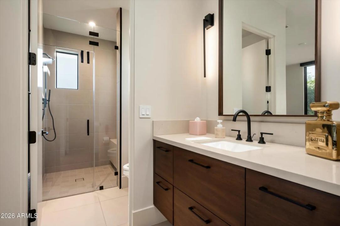 Real Estate Picture 20