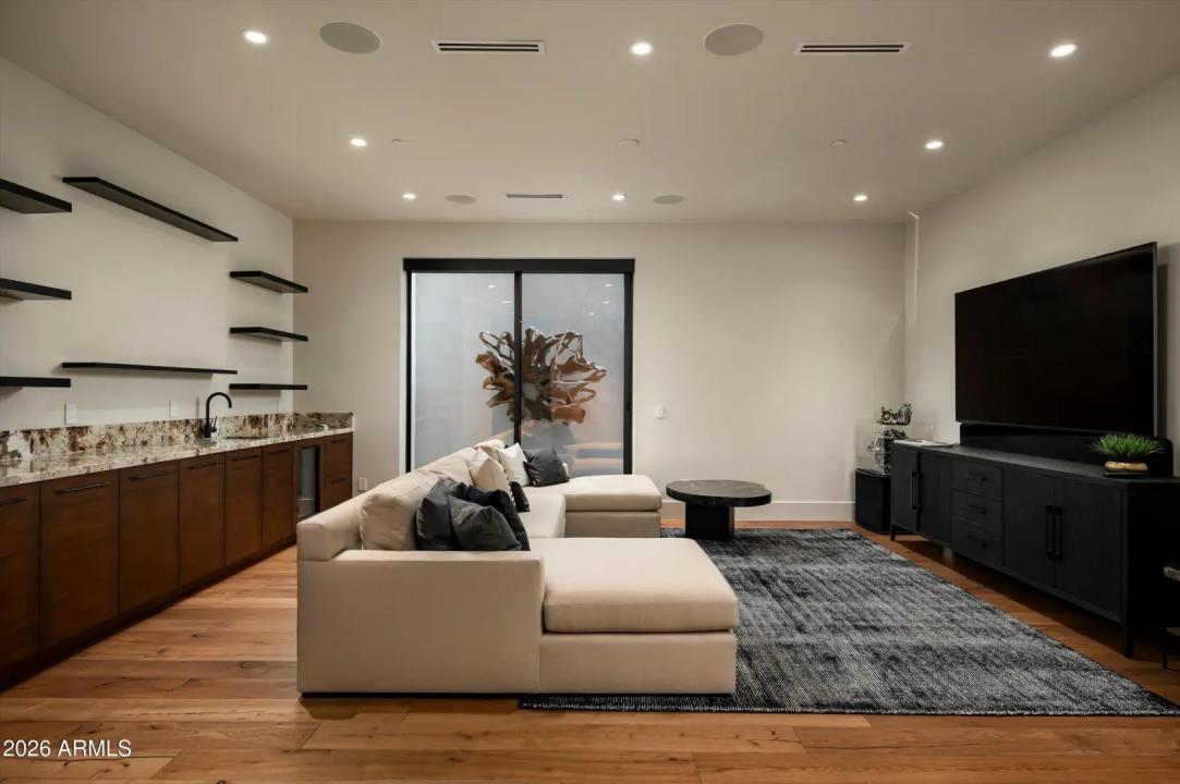 Real Estate Picture 21