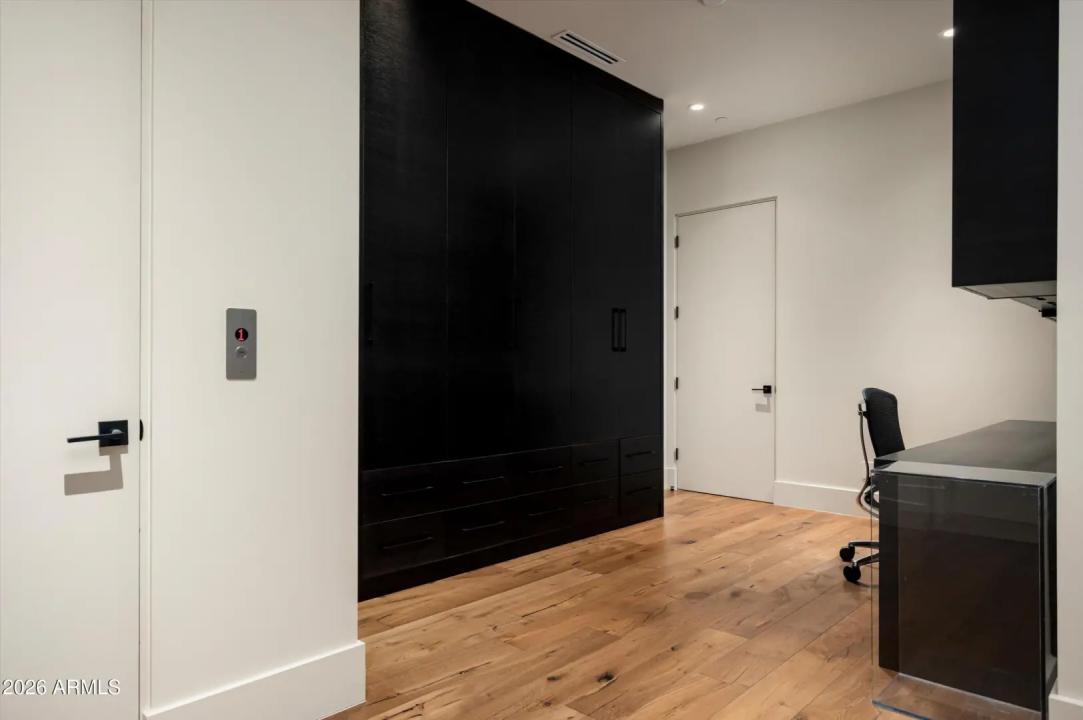 Real Estate Picture 22