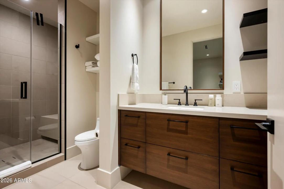 Real Estate Picture 24