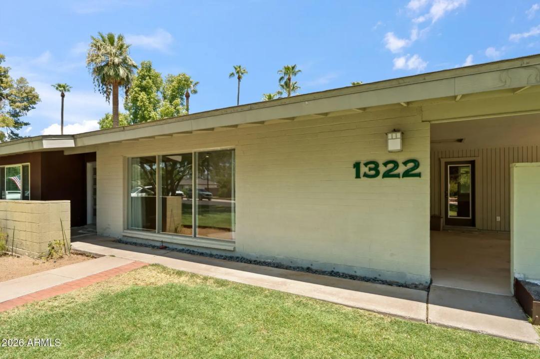 Real Estate Picture 3