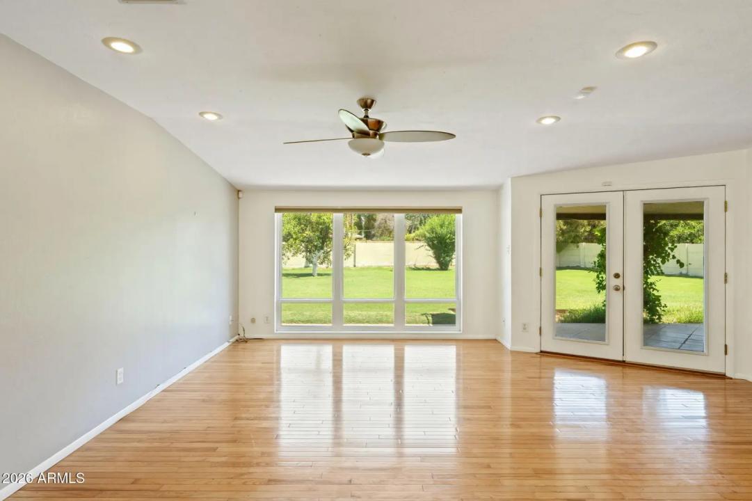 Real Estate Picture 9