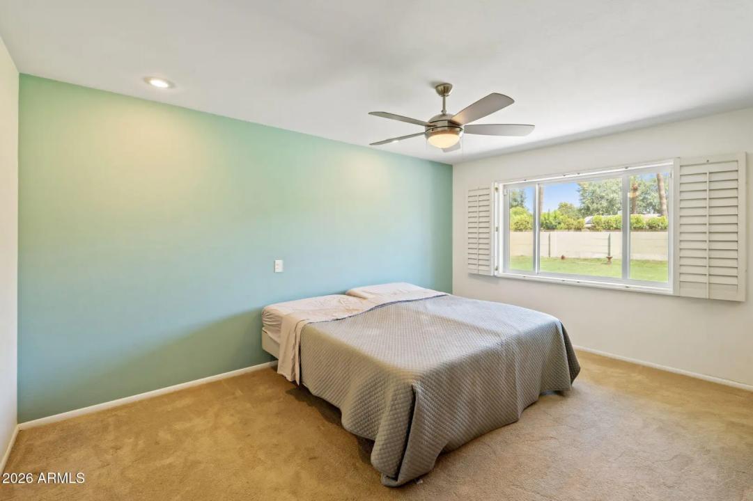 Real Estate Picture 24