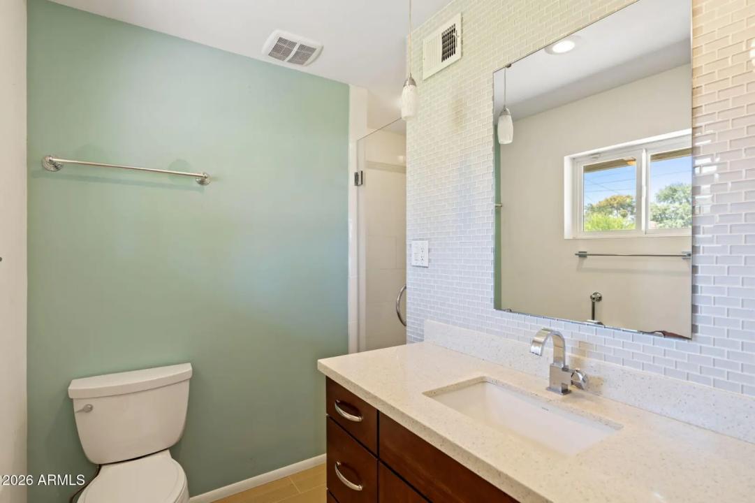 Real Estate Picture 27
