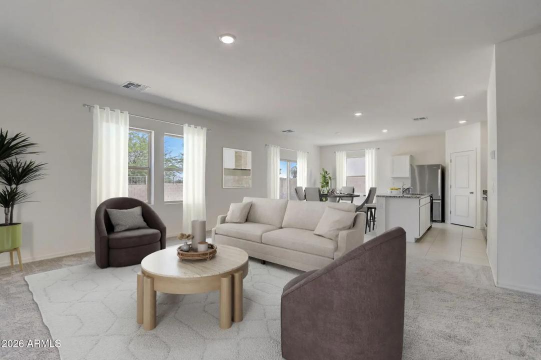 Real Estate Picture 4