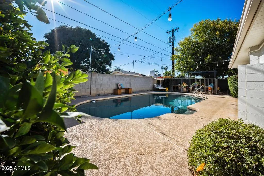 Real Estate Picture 6