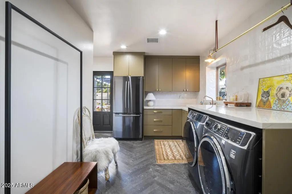 Real Estate Picture 29