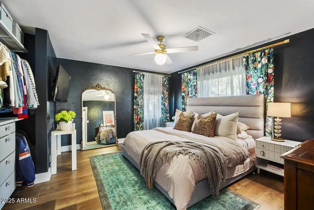 Real Estate Picture 37