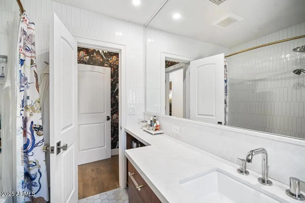 Real Estate Picture 40