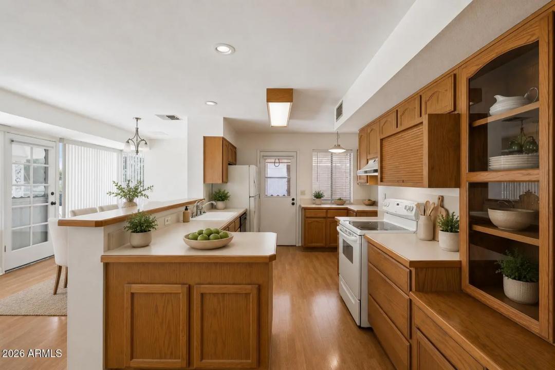Real Estate Picture 9
