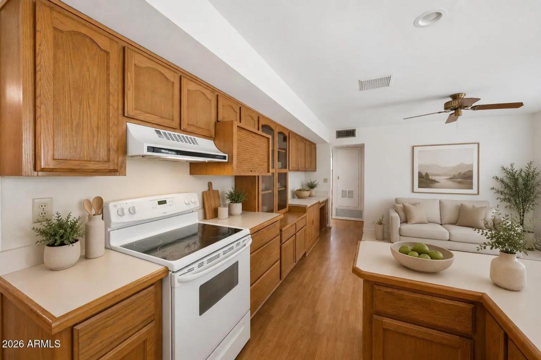 Real Estate Picture 8