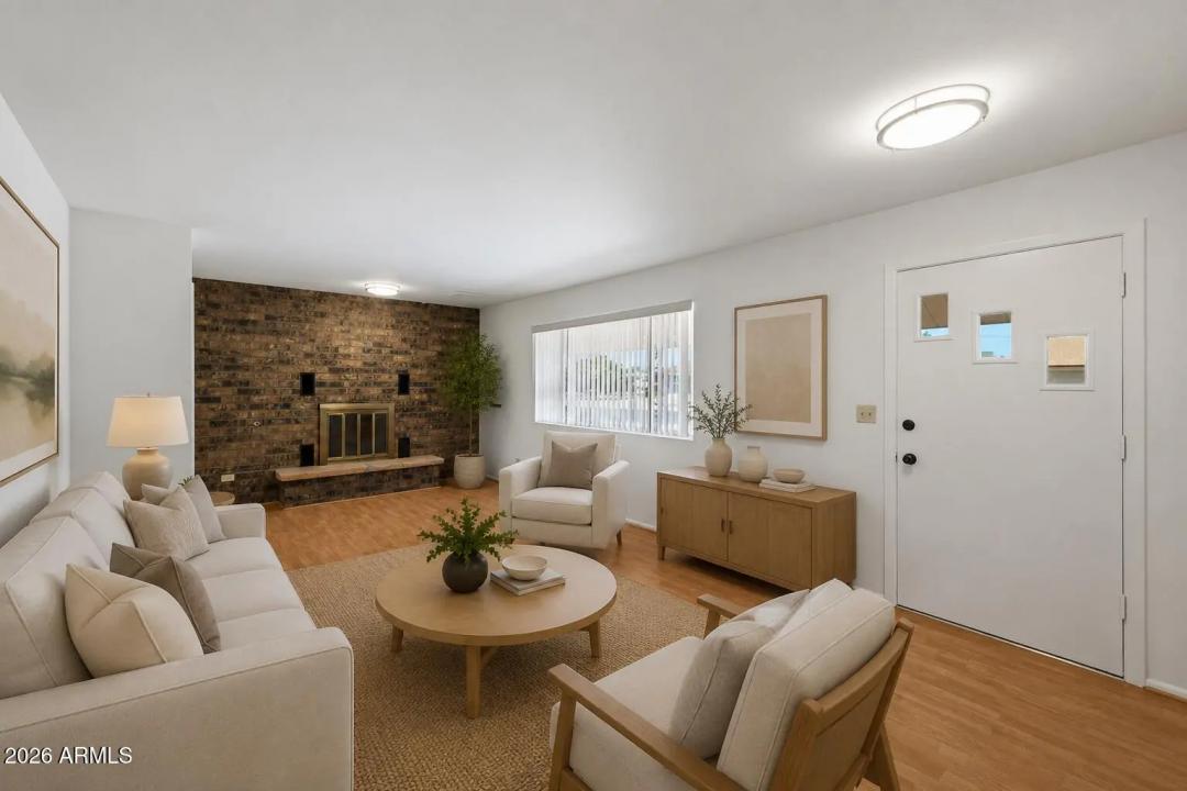 Real Estate Picture 7