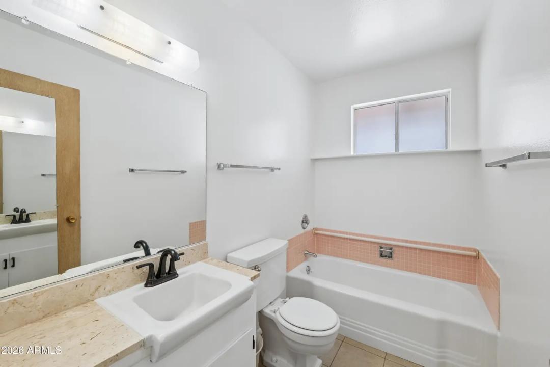 Real Estate Picture 17