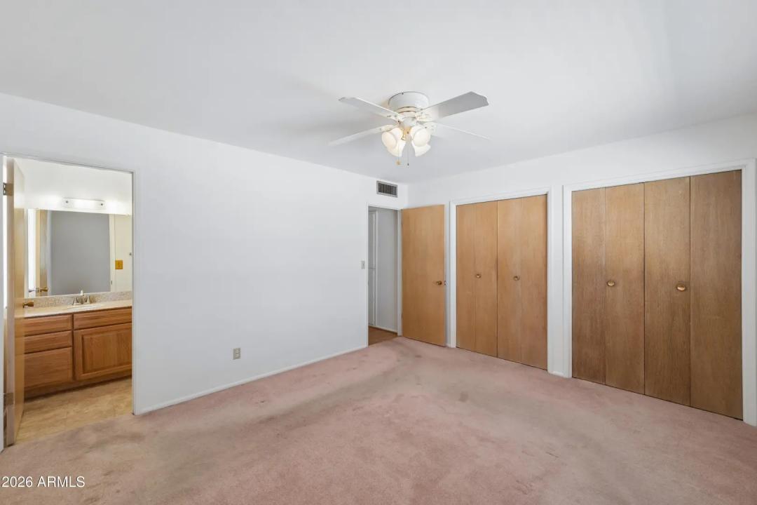 Real Estate Picture 14