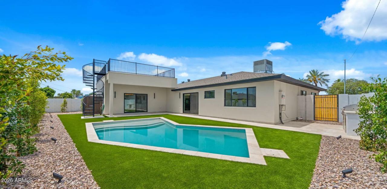 Real Estate Picture 30