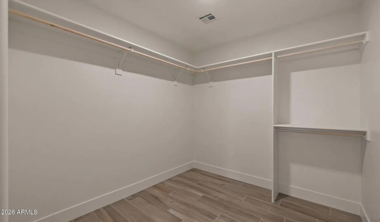 Real Estate Picture 25