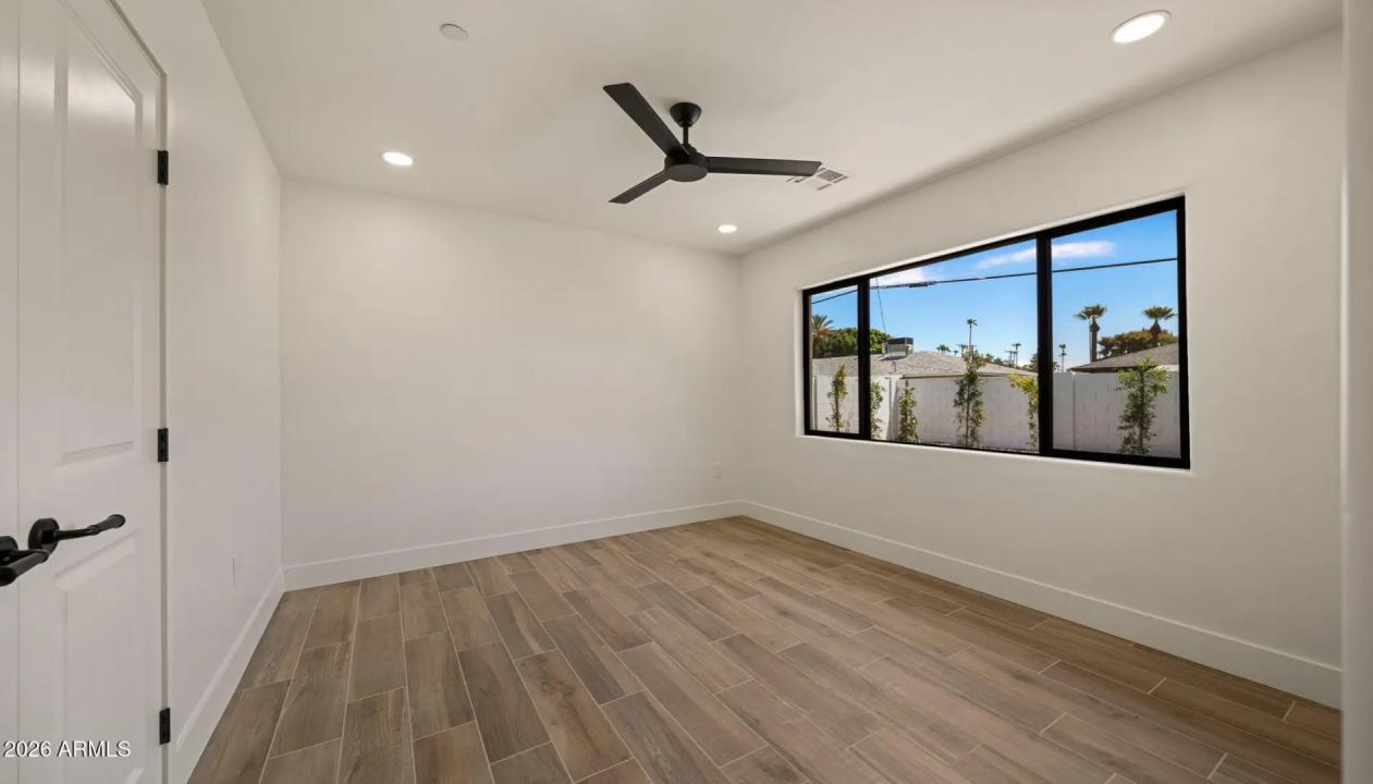 Real Estate Picture 36