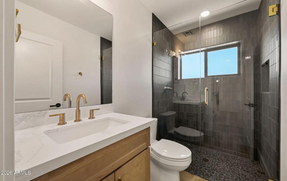 Real Estate Picture 37