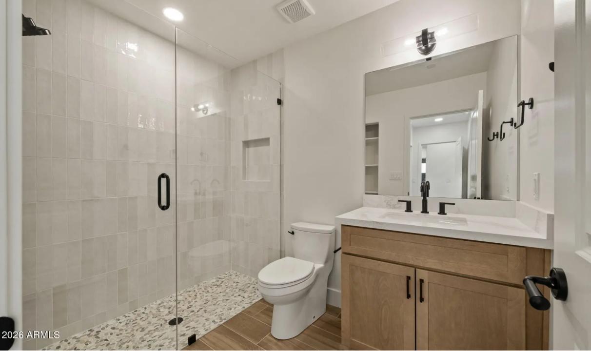 Real Estate Picture 34