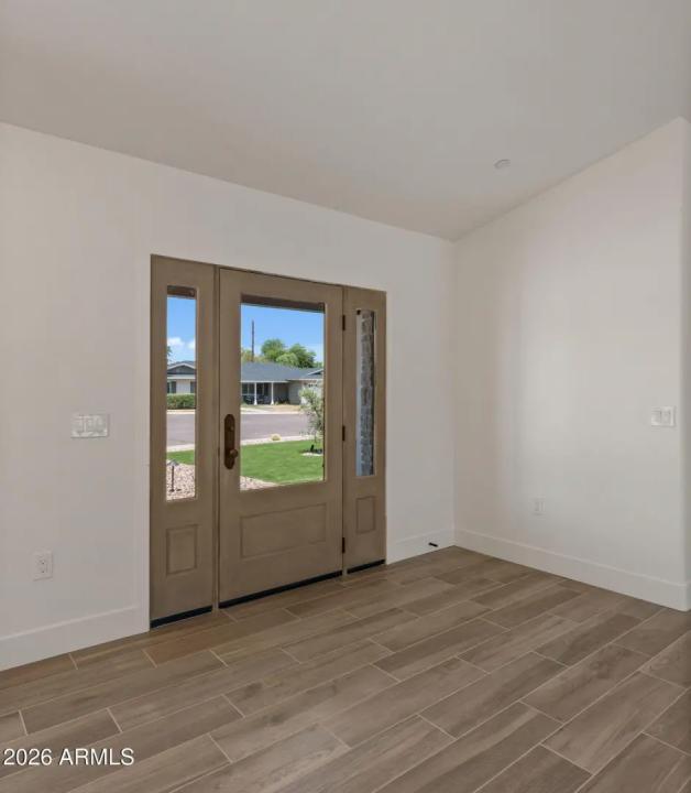 Real Estate Picture 12