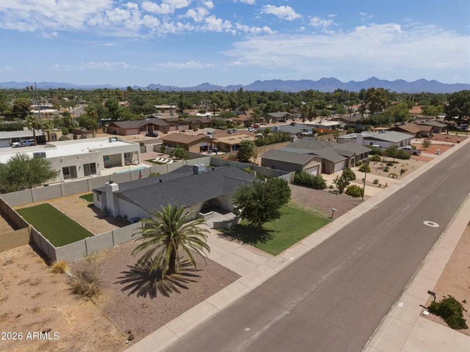Real Estate Picture 16