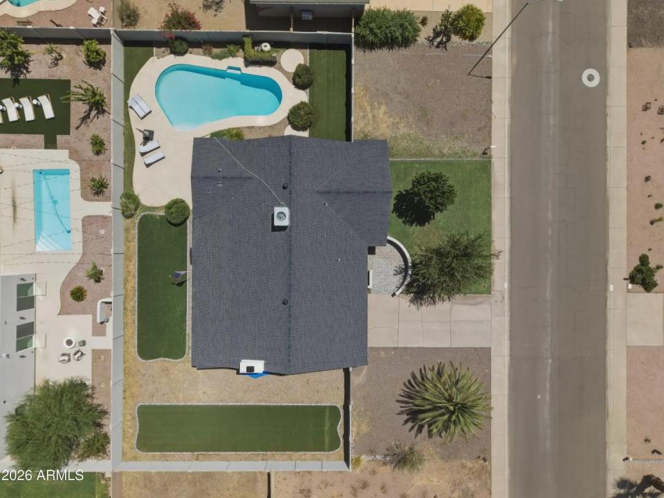 Real Estate Picture 17