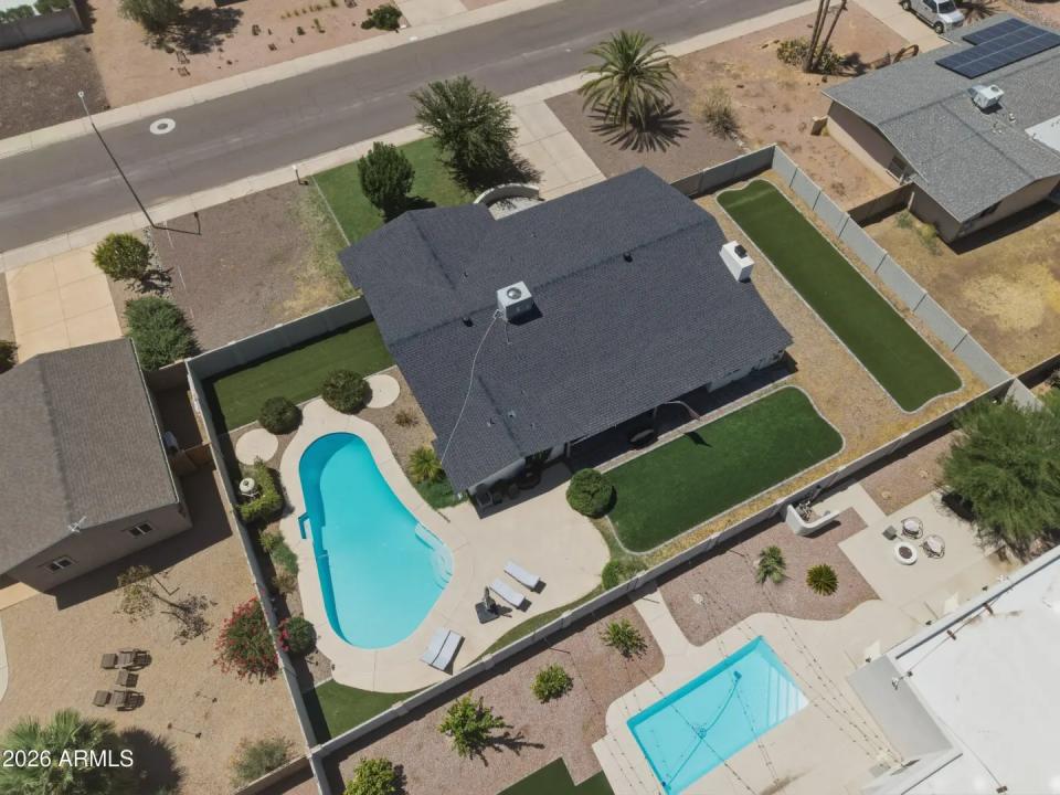 Real Estate Picture 18