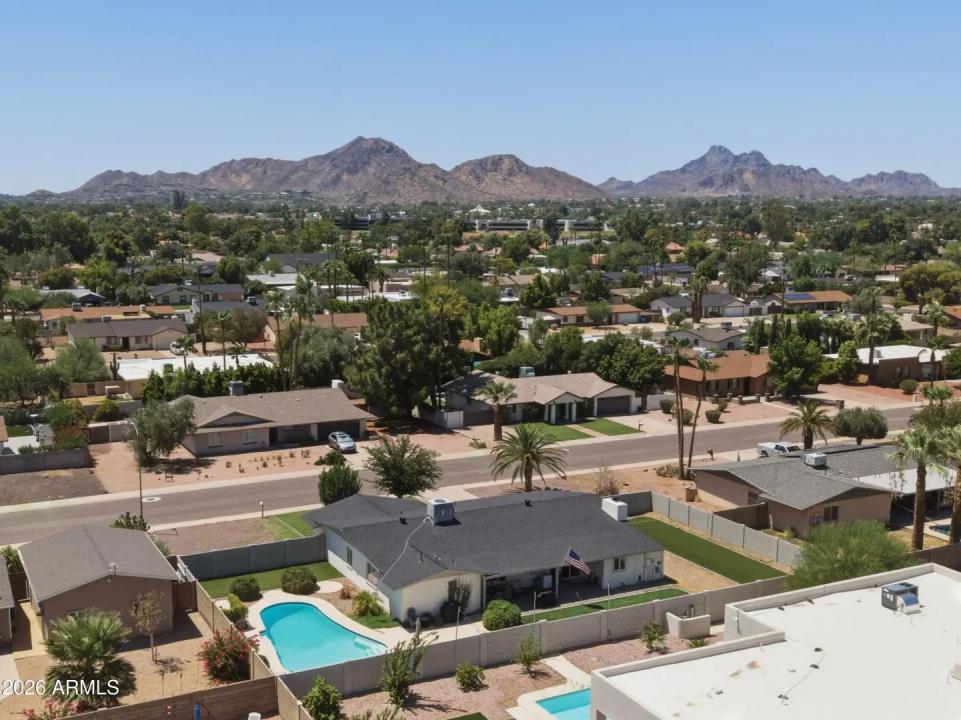 Real Estate Picture 5