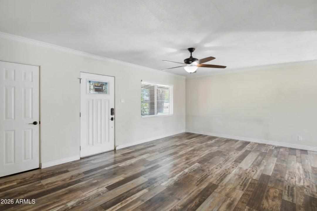Real Estate Picture 8