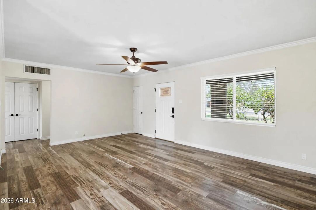 Real Estate Picture 7