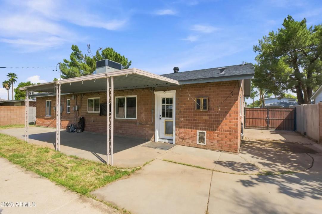 Real Estate Picture 23