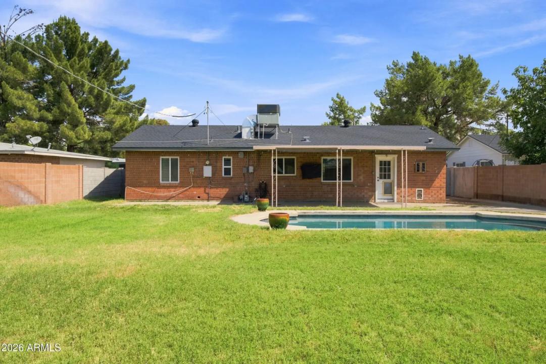 Real Estate Picture 24